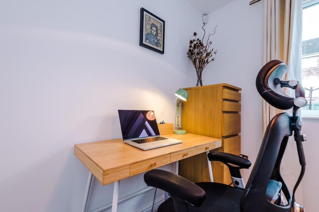 Luxury 3-bed House - Rothwell Gardens - 10mins From Leeds Centre Casa vacanze Rothwell (West Yorkshire)
