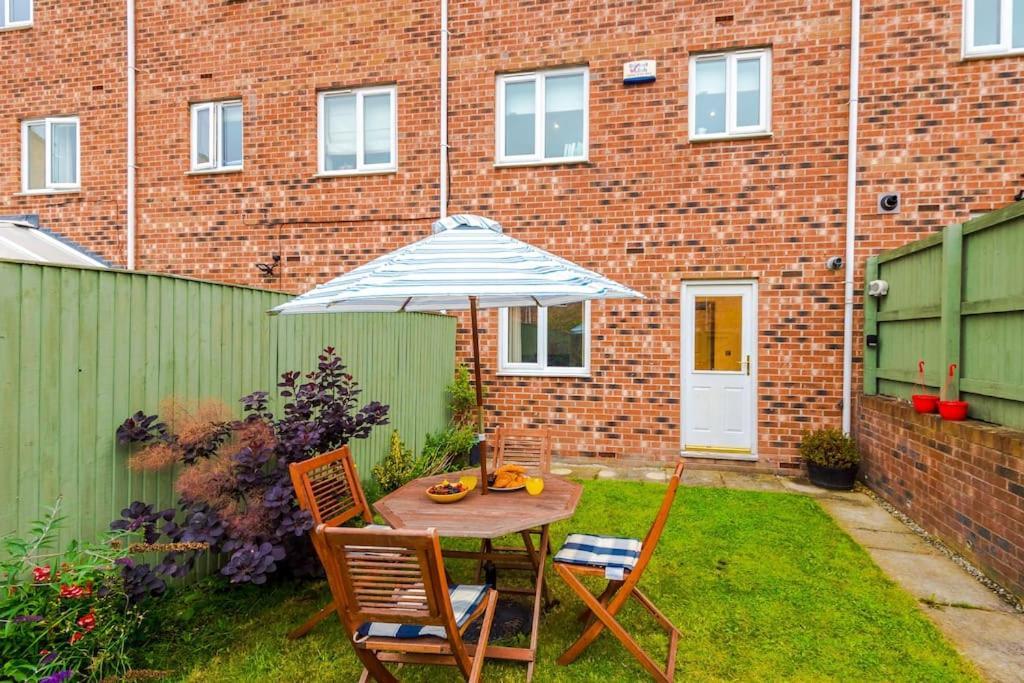 Luxury 3-bed House - Rothwell Gardens - 10mins From Leeds Centre Casa vacanze Rothwell (West Yorkshire)