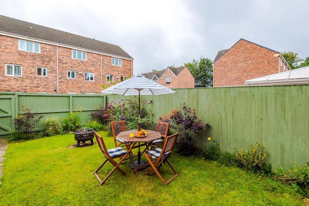 Luxury 3-bed House - Rothwell Gardens - 10mins From Leeds Centre Casa vacanze
