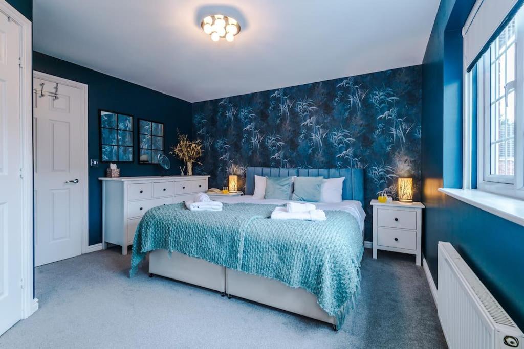 Luxury 3-bed House - Rothwell Gardens - 10mins From Leeds Centre Casa vacanze