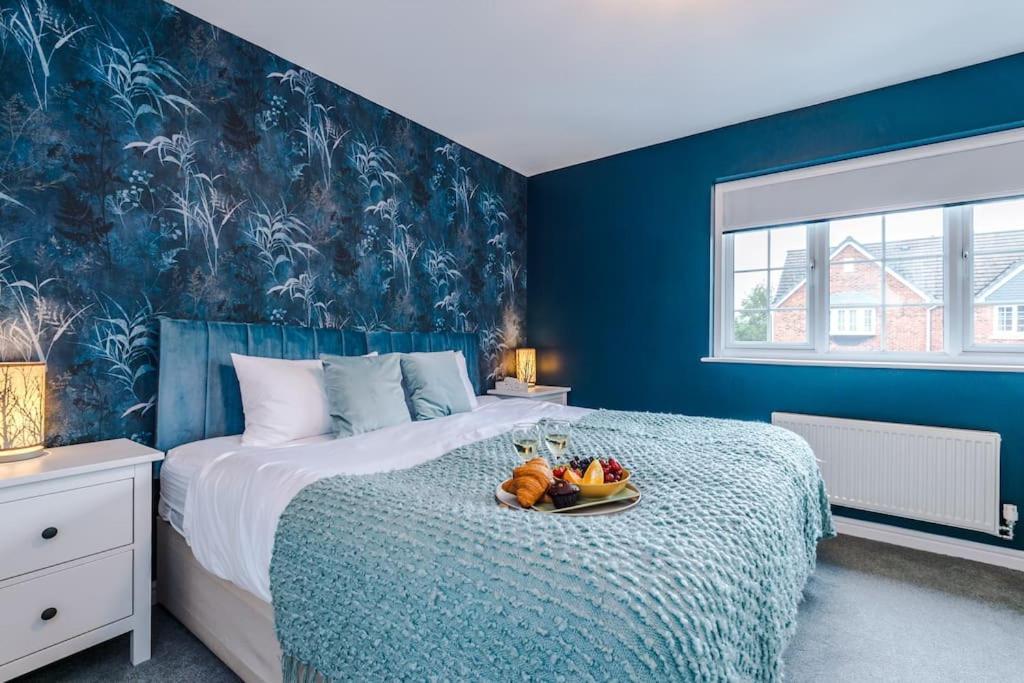 Luxury 3-bed House - Rothwell Gardens - 10mins From Leeds Centre